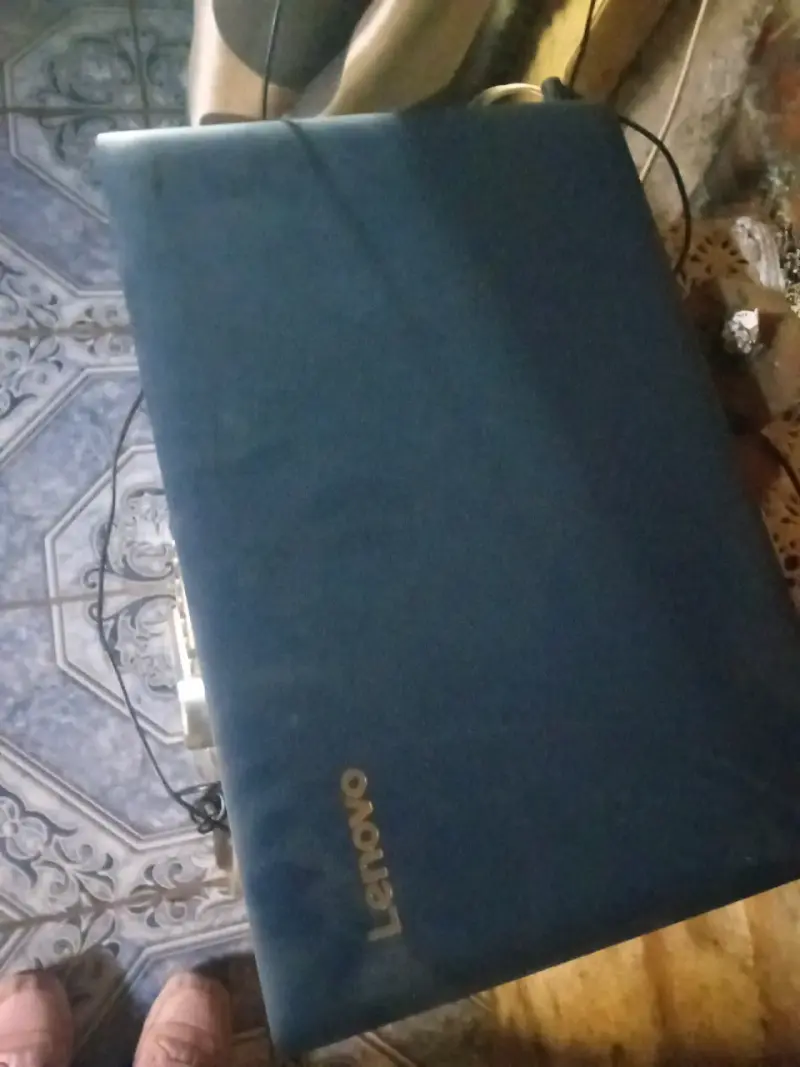 Laptop Lenovo en buen estado - 3