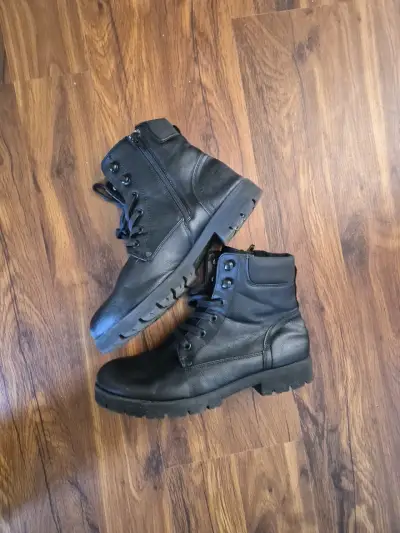 Botas de cuero negro con cierre lateral - miniatura 4