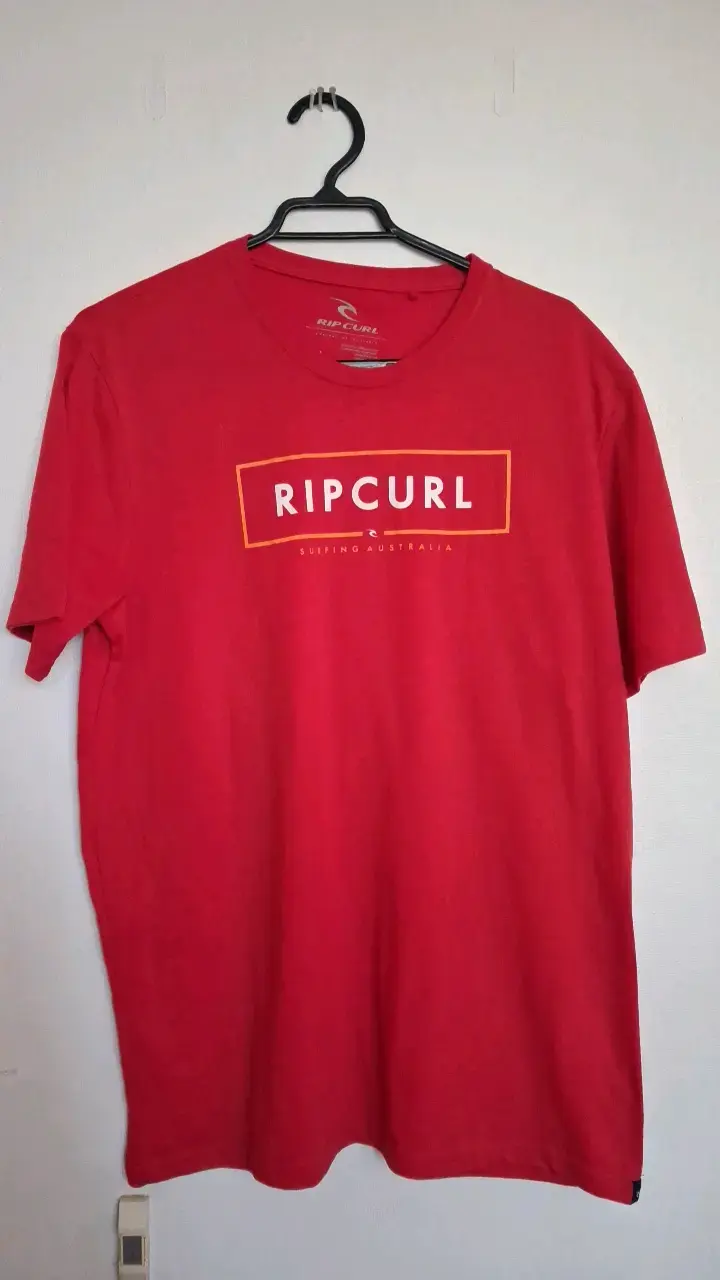 Polera roja Rip Curl para hombre