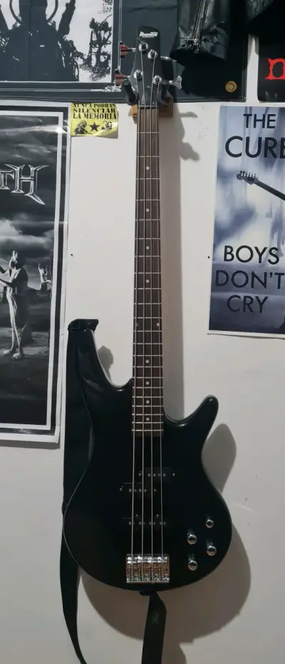 Bajo Eléctrico Ibanez GIO Soundgear Negro - miniatura 1