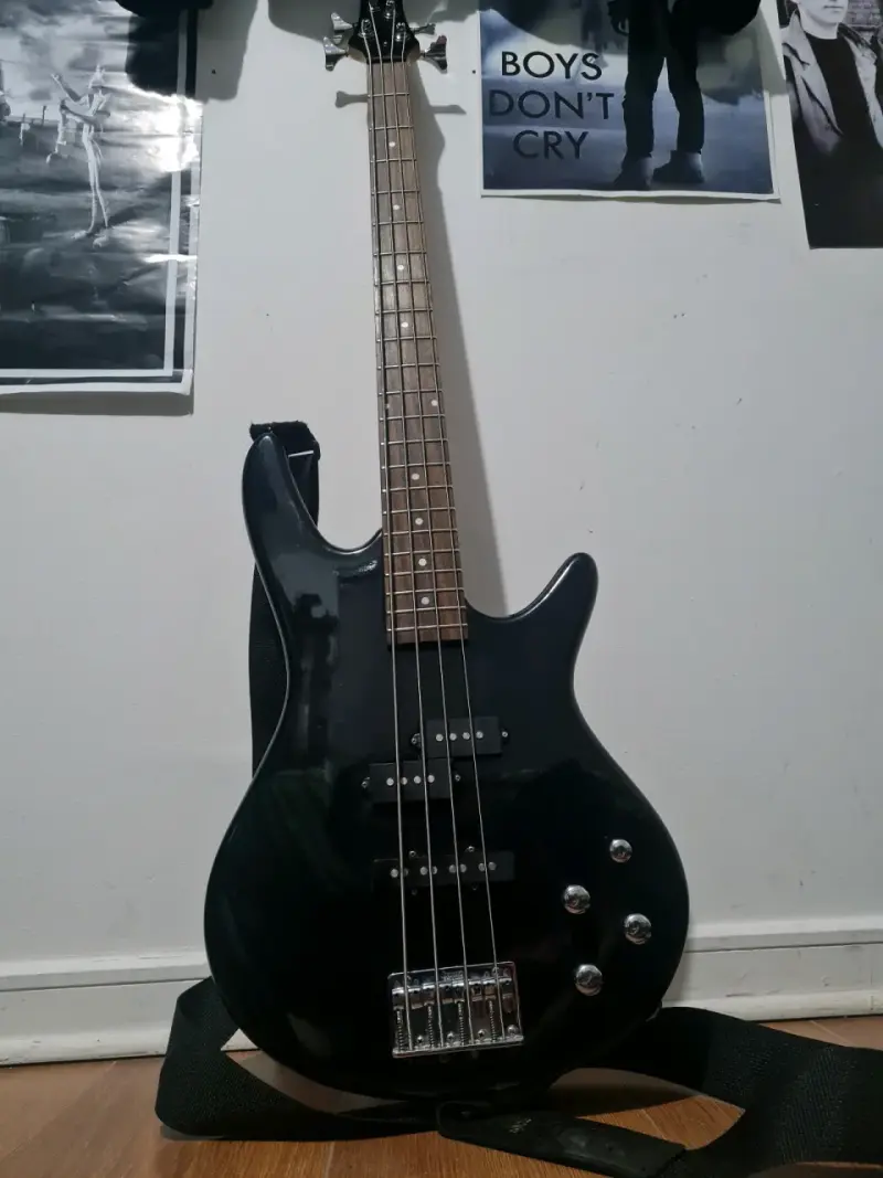 Bajo Eléctrico Ibanez GIO Soundgear Negro - 2