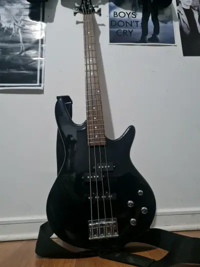 Bajo Eléctrico Ibanez GIO Soundgear Negro - miniatura 2