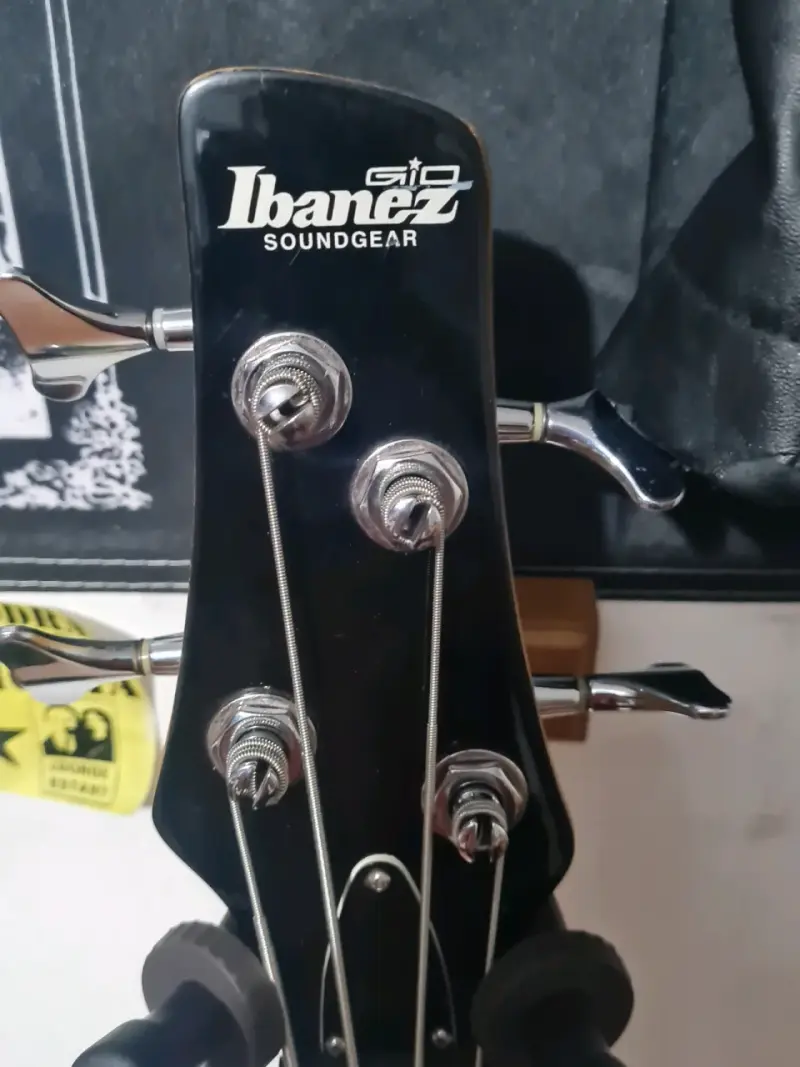Bajo Eléctrico Ibanez GIO Soundgear Negro - 3