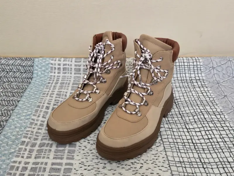 Botas de la marca Basemet beige talla 39 - 1