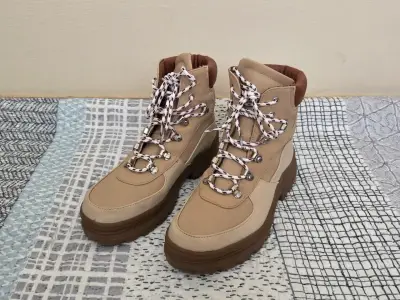 Botas de la marca Basemet beige talla 39 - miniatura 1