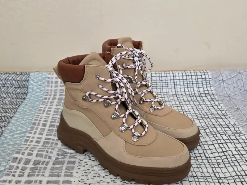 Botas de la marca Basemet beige talla 39 - 2