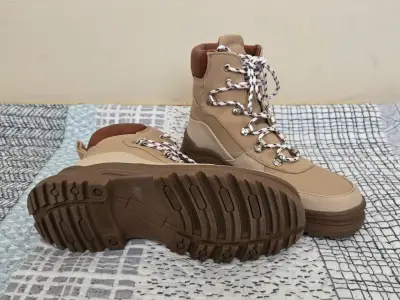 Botas de la marca Basemet beige talla 39 - miniatura 3