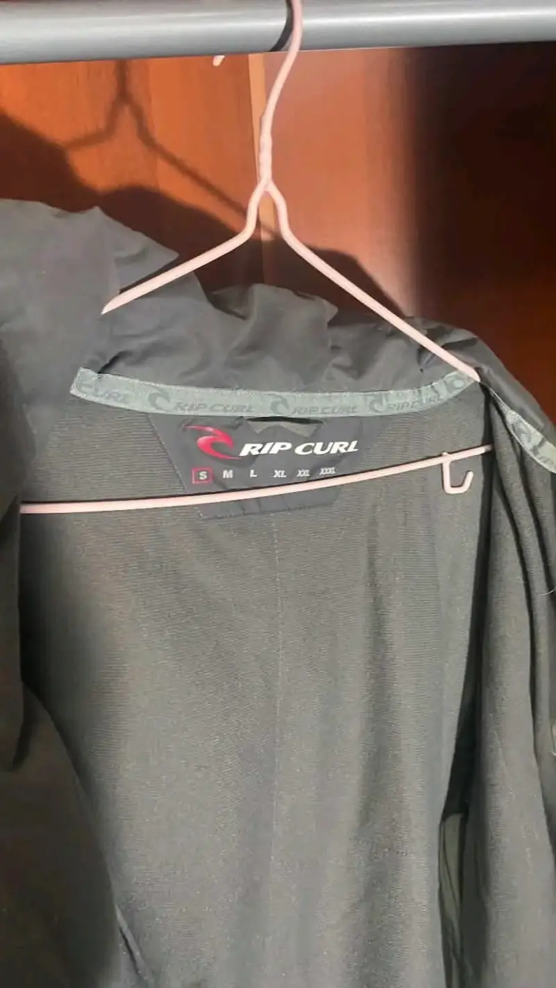 Chaqueta Rip Curl impermeable negra y gris - 5