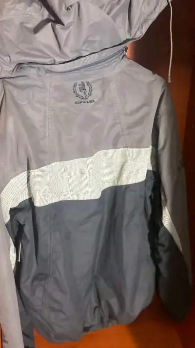Chaqueta Rip Curl impermeable negra y gris - miniatura 6