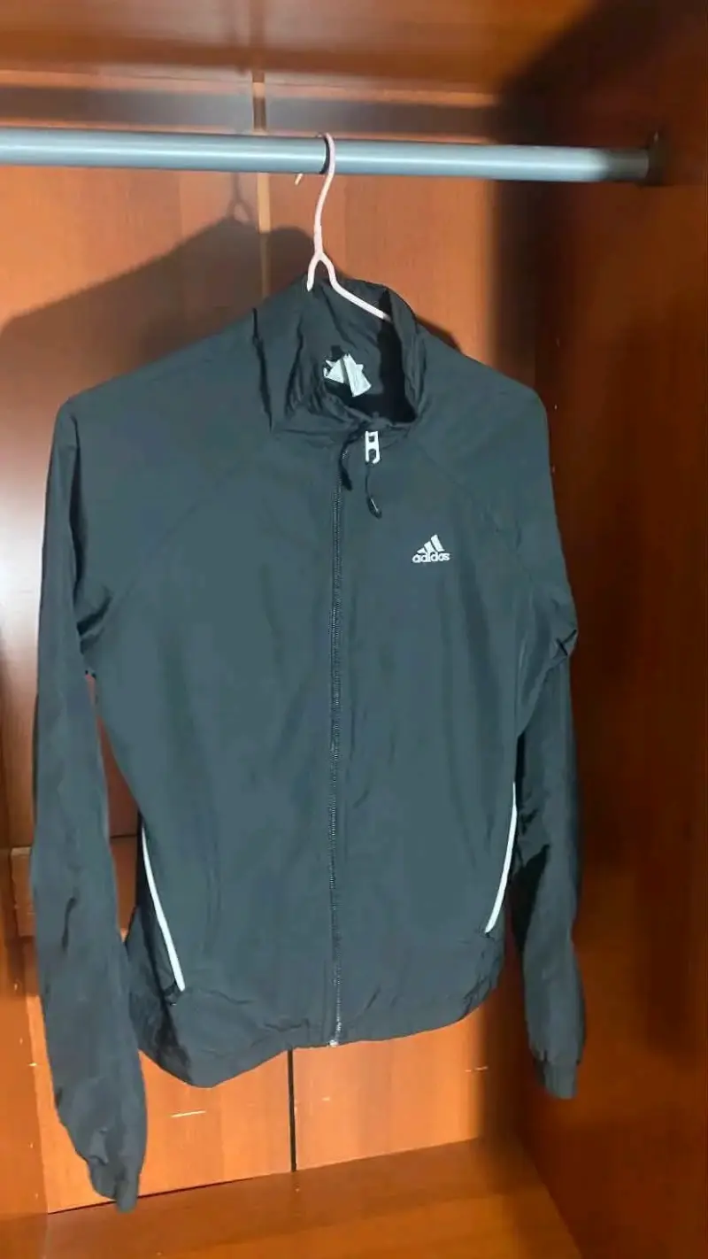 Chaqueta deportiva negra Adidas con cierre - 1