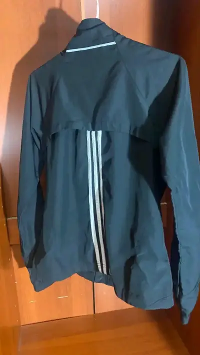 Chaqueta deportiva negra Adidas con cierre - miniatura 2