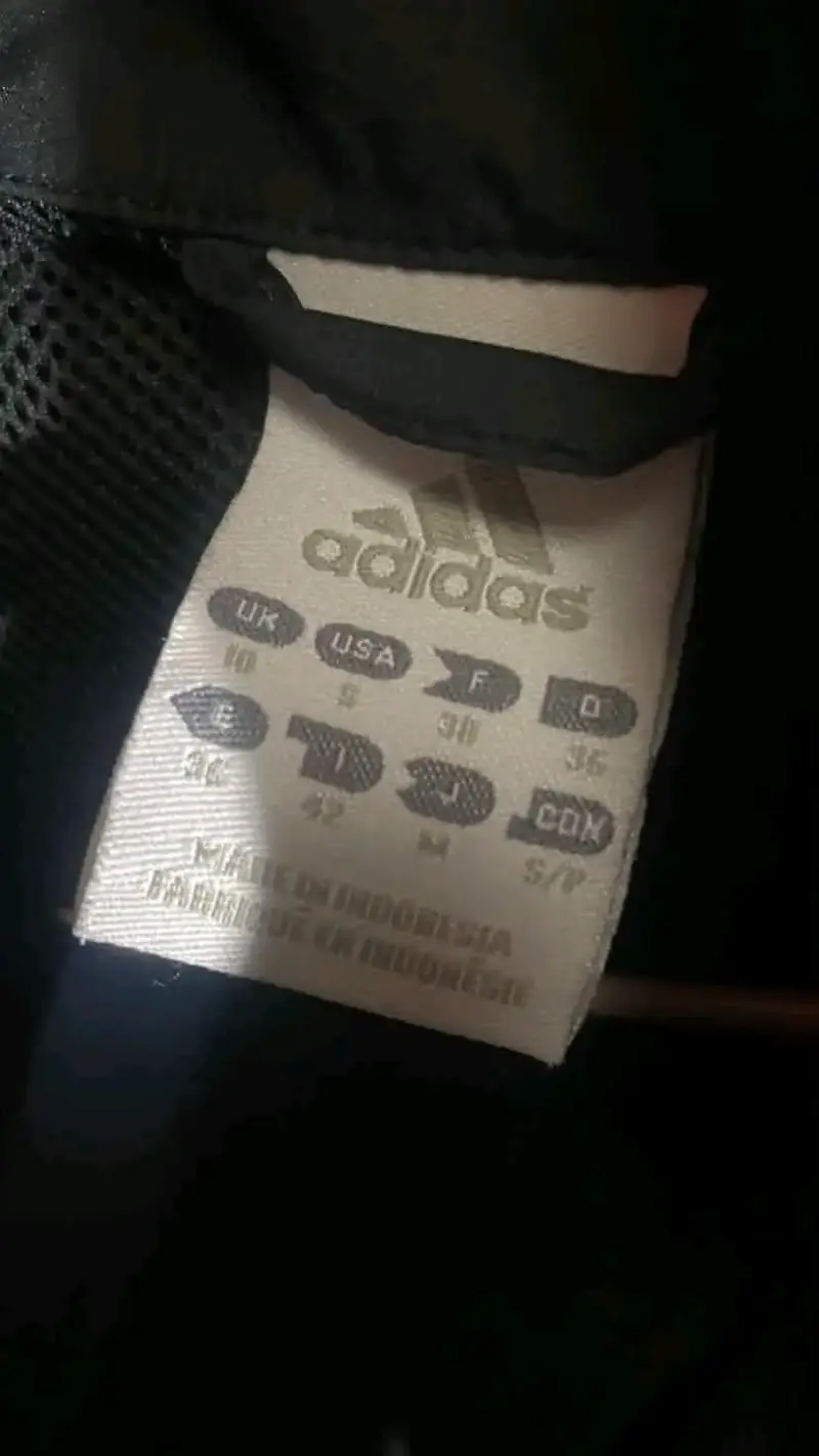 Chaqueta deportiva negra Adidas con cierre - 3