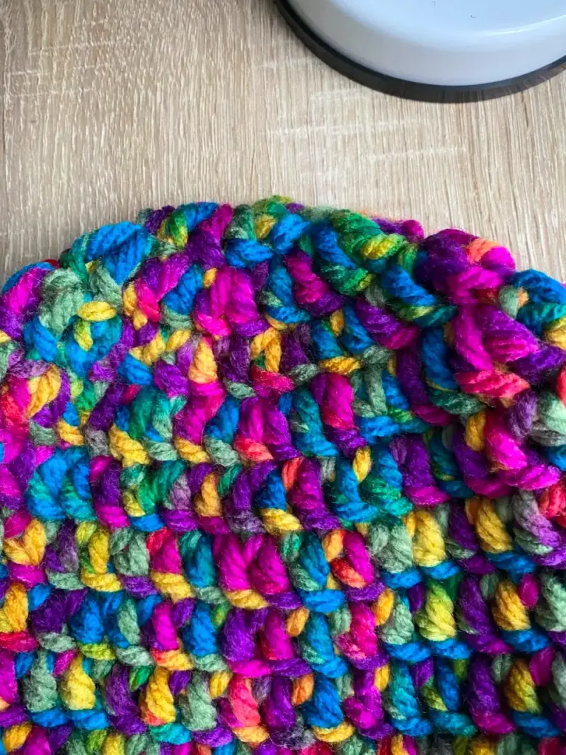 Gorro tejido a mano multicolor para invierno - 2