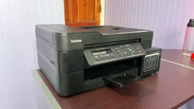 Impresora multifuncional Brother DCP-T710W - miniatura 1
