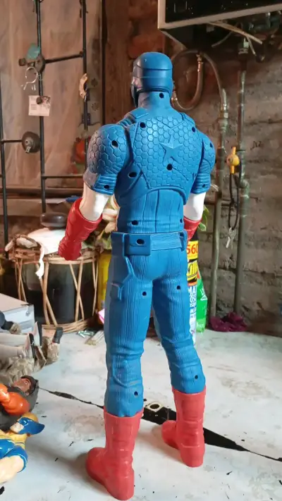 Figura de acción Capitán América grande - miniatura 2