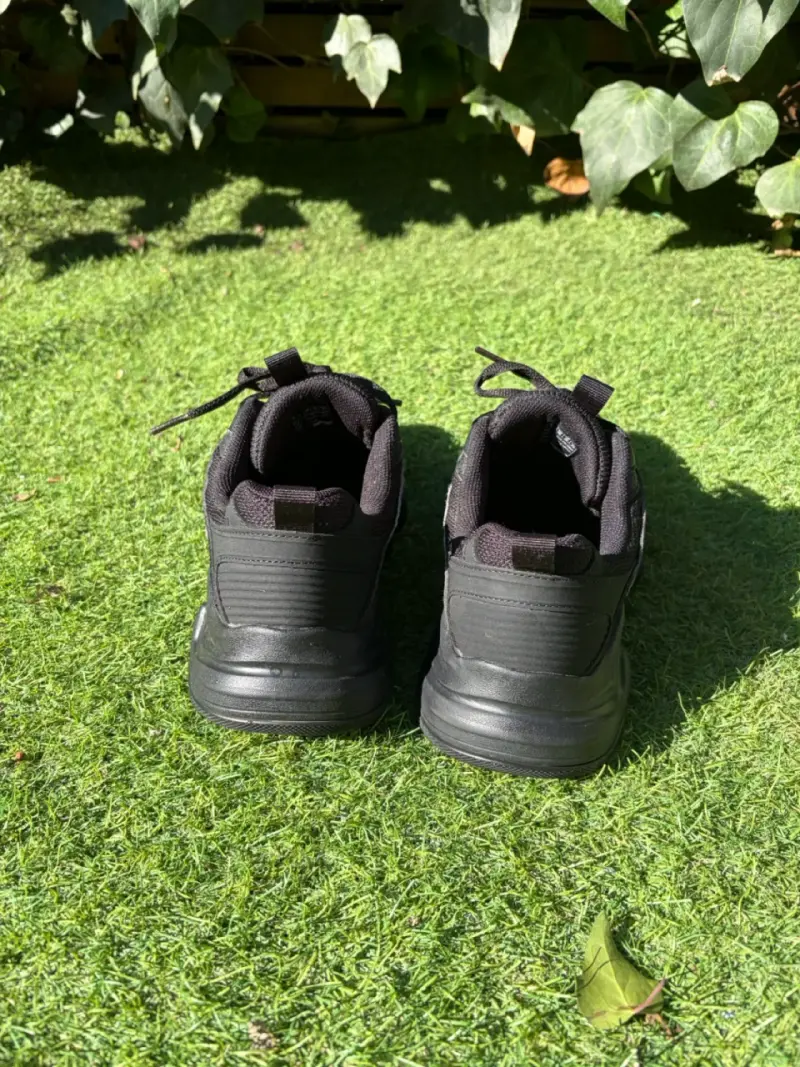 Zapatillas deportivas negras para mujer - 3