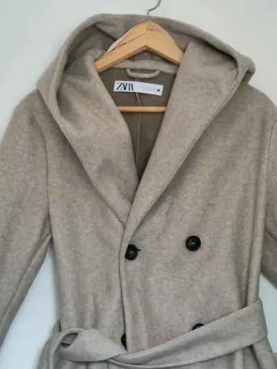 Abrigo de lana beige con capucha Zara - miniatura 2