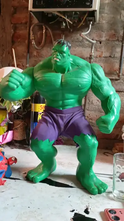 Figura de acción Hulk grande - miniatura 1