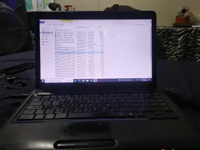 Laptop Toshiba en buen estado con cargador - miniatura 2