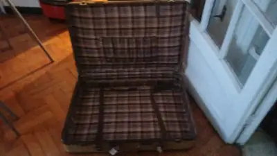 Maleta vintage de viaje con correas - miniatura 1