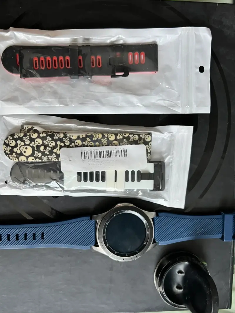 Samsung Galaxy Watch 46mm Bluetooth con correas adicionales - 4