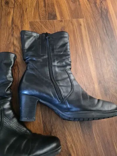 Botas de cuero negras con tacón alto - miniatura 3