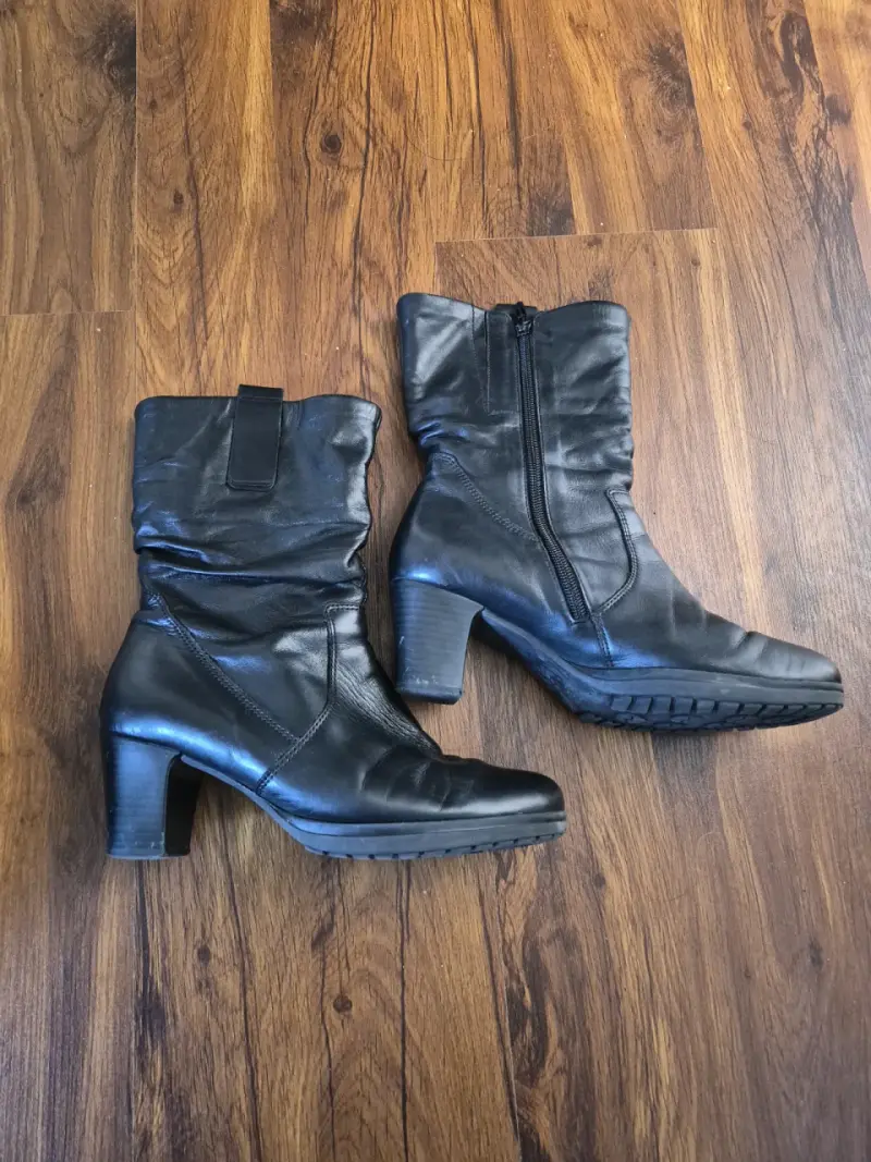 Botas de cuero negras con tacón alto - 4