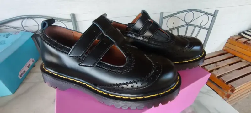 Zapatos de cuero negro estilo brogue para mujer - 2