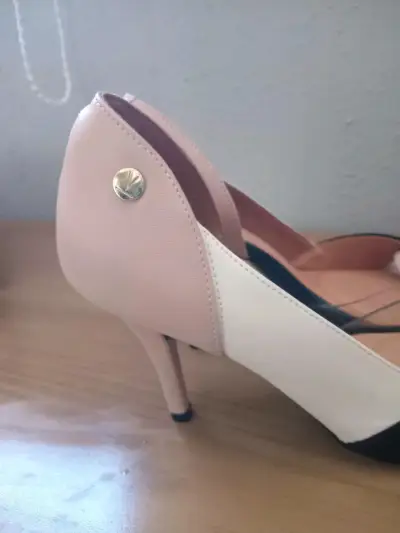 Zapatos de tacón Vizzano bicolor elegantes - miniatura 3