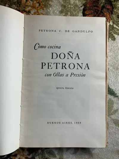 Libro de cocina 'Cómo cocina Doña Petrona' 1958 - miniatura 1