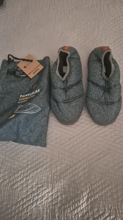Pantuflas térmicas con bolsa de transporte - miniatura 2