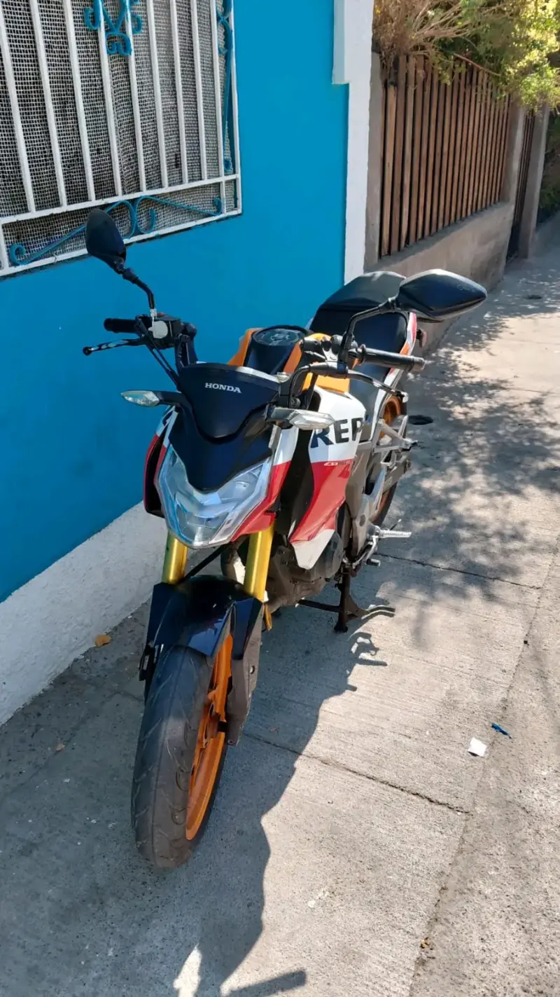 Moto Honda Repsol en buen estado
