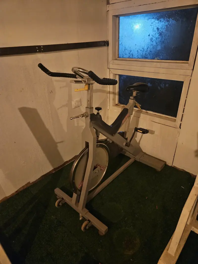 Bicicleta estática para ejercicio - 2