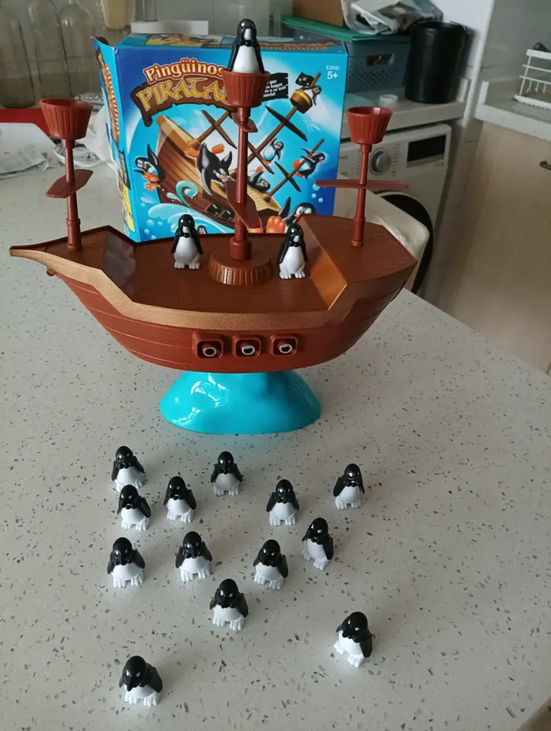 Juego de mesa Pingüinos Piratas para niños - 4