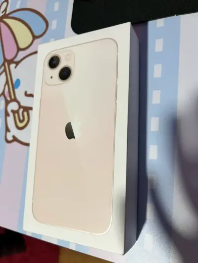 iPhone 13 en buen estado color rosa - miniatura 1