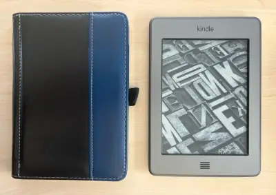 Kindle Touch D01200 usado + funda, impecable - miniatura 1