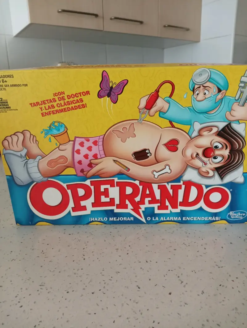 Juego de mesa Operando de Hasbro para niños - 1