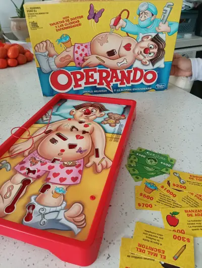 Juego de mesa Operando de Hasbro para niños - miniatura 2