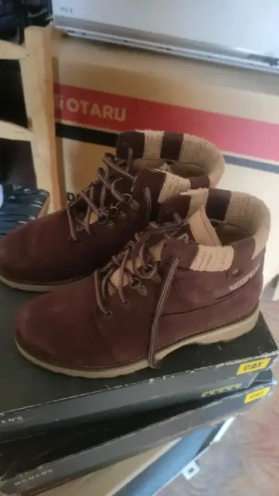 Botas Caterpillar de cuero marrón para mujer - miniatura 1