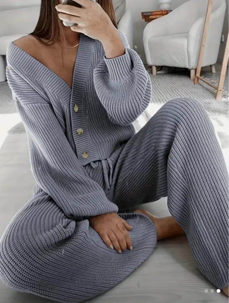 Conjunto de punto gris para mujer - 1
