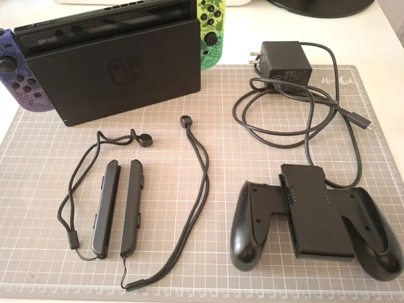Nintendo Switch Magica 256GB + Dock + Accesorios - 2