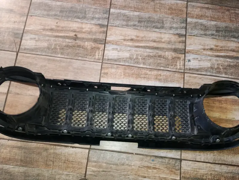 Parrilla frontal para Jeep Wrangler negra - 4