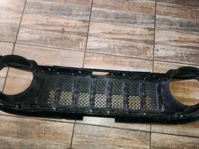 Parrilla frontal para Jeep Wrangler negra - miniatura 4