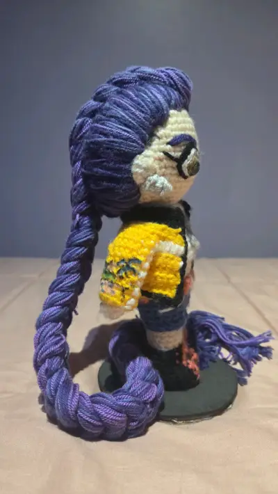 Muñeca Amigurumi Rumi de Kpop Demon Hunters - miniatura 2