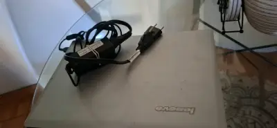 Notebook Lenovo con cargador incluido - miniatura 3