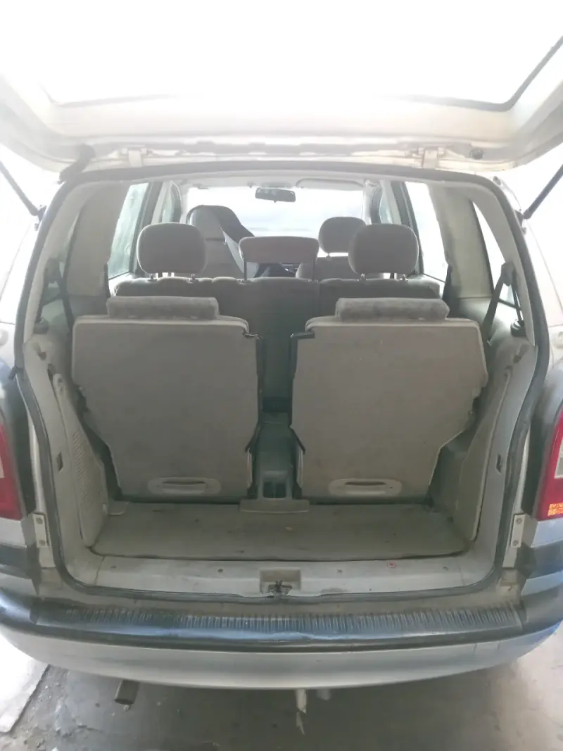 Chevrolet Zafira 2005 en buen estado - 6