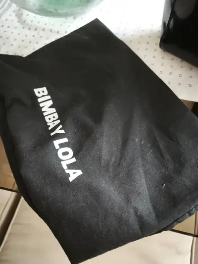 Bolso negro de charol Bimba y Lola - miniatura 3