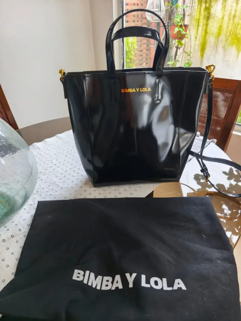 Bolso negro de charol Bimba y Lola - 5