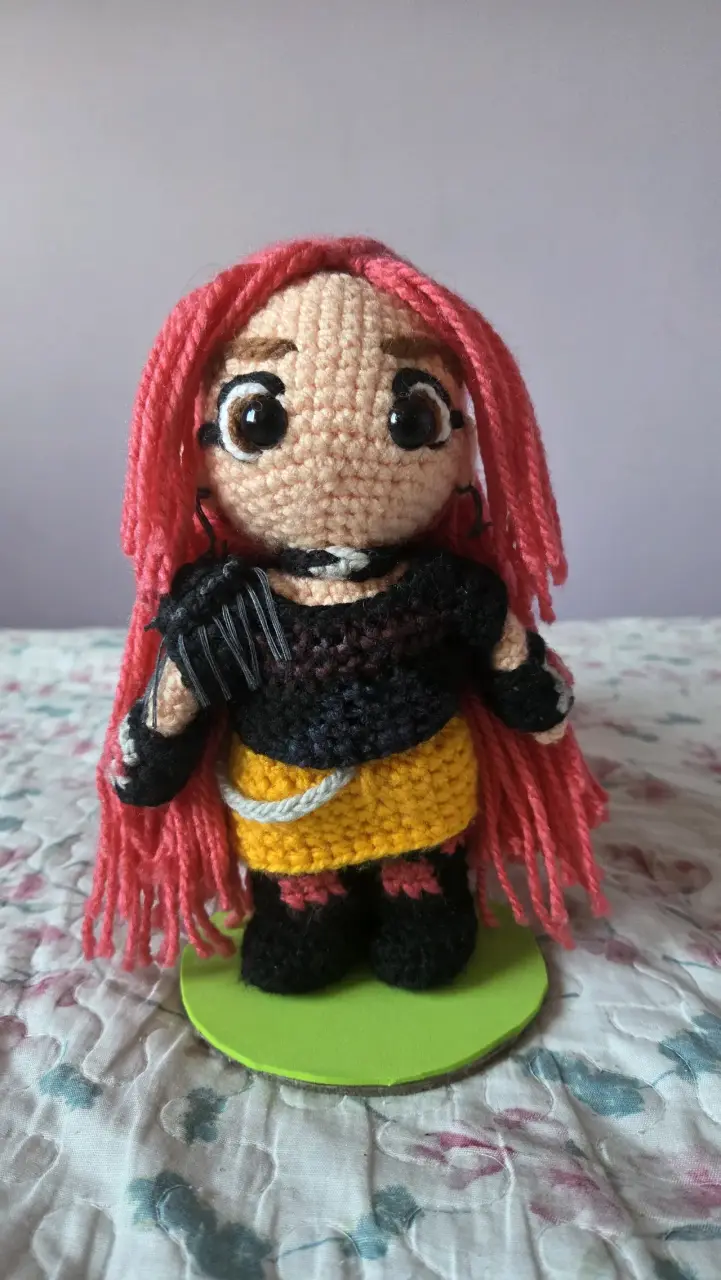 Muñeca amigurumi Mira de Kpop Demon Hunters