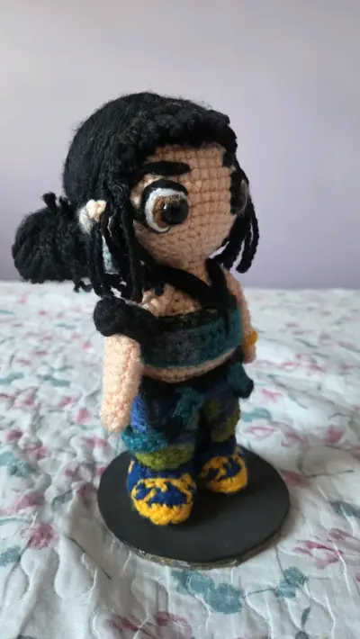 Muñeco Amigurumi Zoey de Kpop Demon Hunters - miniatura 2